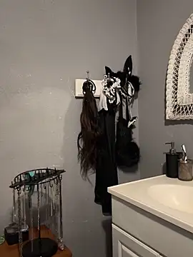 goddessmissmia online show from November 18, 2025, 9:40 pm