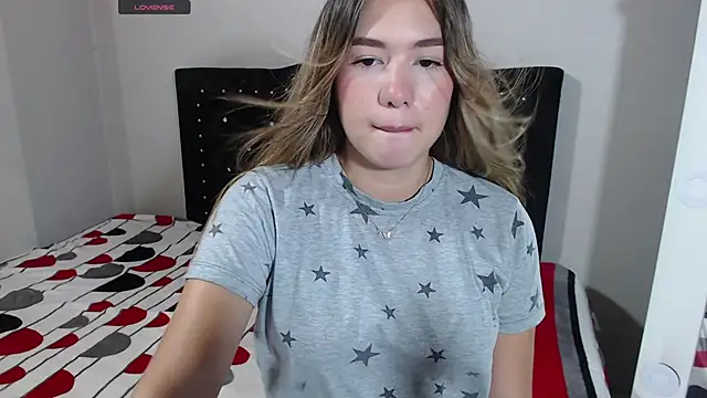 Snapshot of Angel_Megan chatting on November 7, 2025, 6:01 pm Angel Megan online show from November 7, 2025, 6:01 pm