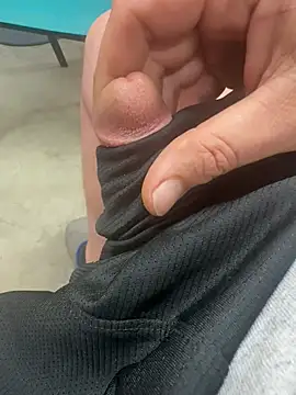 jamesliddick38 online show from April 17, 2026, 2:47 am