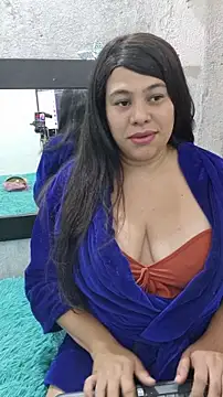 ALMAWHITE online show from December 5, 2025, 5:00 pm