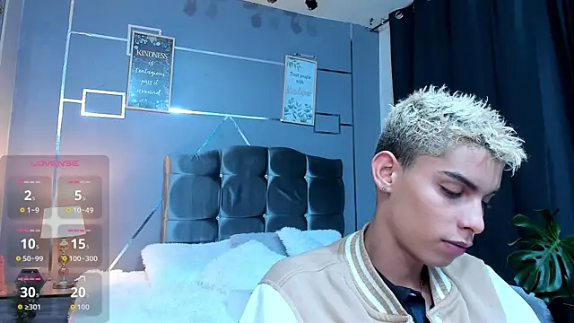 Room 69x online show from December 23, 2025, 3:50 am