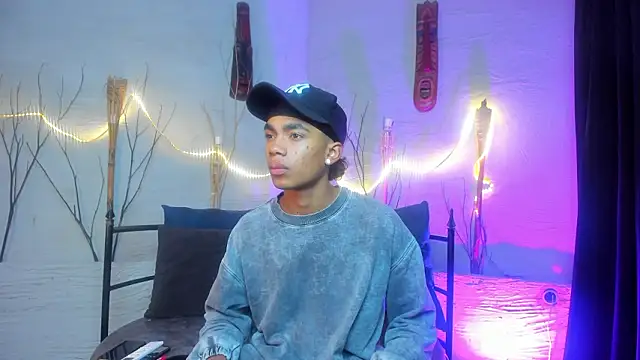 Snapshot of AlanCutee chatting on February 10, 2026, 12:15 pm AlanCutee online show from February 10, 2026, 12:15 pm