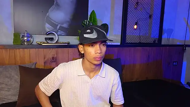 Snapshot of AlanCutee chatting on April 17, 2026, 11:46 am AlanCutee online show from April 17, 2026, 11:46 am