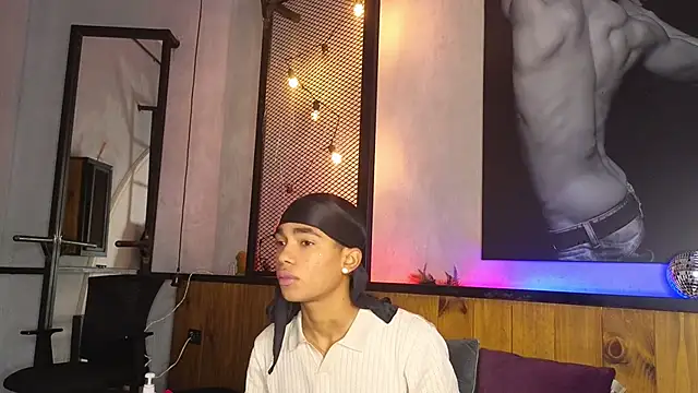 Snapshot of AlanCutee chatting on February 23, 2026, 1:12 pm AlanCutee online show from February 23, 2026, 1:12 pm