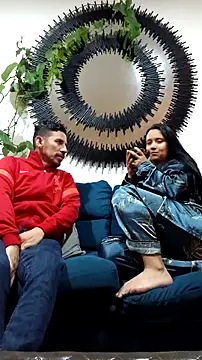 Snapshot of Esmeralda333 chatting on December 18, 2025, 10:19 am Esmeralda333 online show from December 18, 2025, 10:19 am