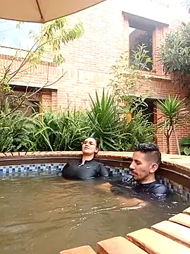 Snapshot of Esmeralda333 chatting on November 10, 2025, 2:33 pm Esmeralda333 online show from November 10, 2025, 2:33 pm