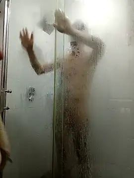 Snapshot of Esmeralda333 chatting on April 8, 2026, 2:51 pm Esmeralda333 online show from April 8, 2026, 2:51 pm