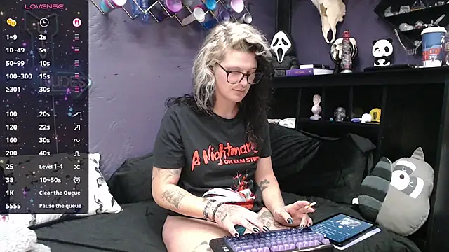 oddywithabody online show from November 29, 2025, 6:13 am