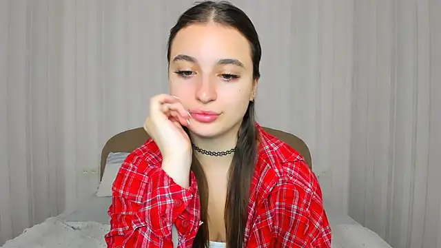 Snapshot of Daria_de_luxe chatting on November 16, 2025, 7:40 pm Daria de luxe online show from November 16, 2025, 7:40 pm