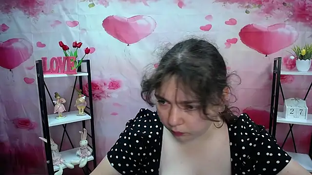 NeonilaLisova online show from May 28, 2026, 5:04 am