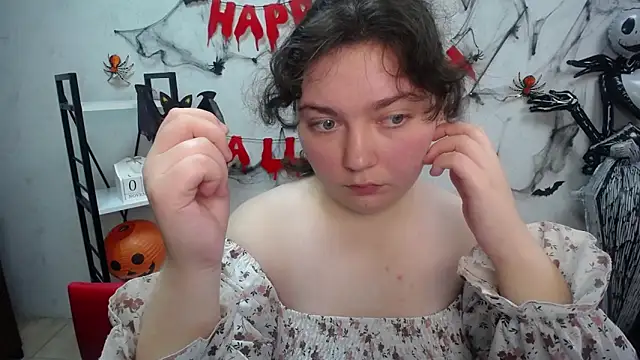 Snapshot of NeonilaLisova chatting on November 10, 2025, 12:21 pm NeonilaLisova online show from November 10, 2025, 12:21 pm