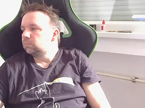 Snapshot of kristianss08 chatting on April 14, 2026, 8:19 am kristianss08 online show from April 14, 2026, 8:19 am