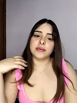 Snapshot of Nahomy_cm chatting on September 29, 2025, 11:43 pm Nahomy cm online show from September 29, 2025, 11:43 pm