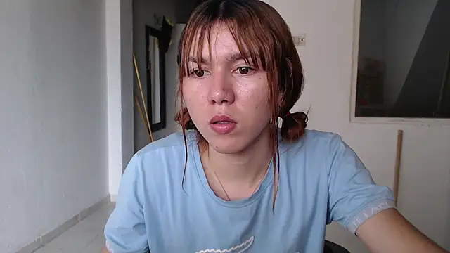 Snapshot of Dolly_Peach_ chatting on September 18, 2025, 6:33 pm Dolly Peach online show from September 18, 2025, 6:33 pm