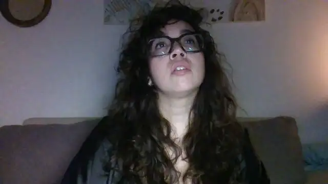 Snapshot of GypsyMamacita chatting on September 16, 2025, 1:50 am GypsyMamacita online show from September 16, 2025, 1:50 am