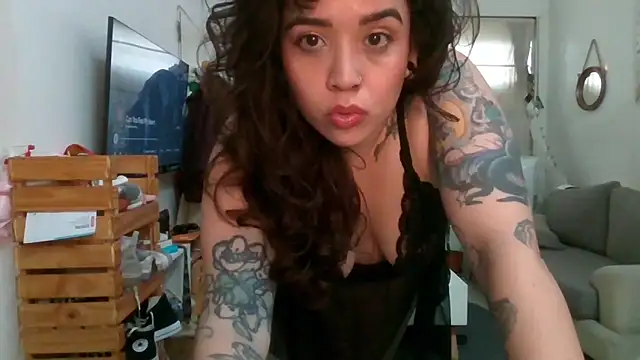 Snapshot of GypsyMamacita chatting on September 23, 2025, 7:54 pm GypsyMamacita online show from September 23, 2025, 7:54 pm