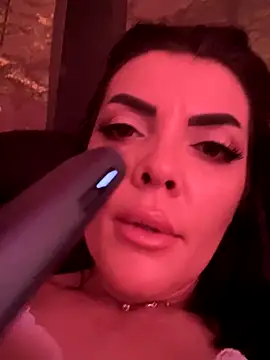 Snapshot of LeaRos chatting on September 29, 2025, 12:22 pm LeaRos online show from September 29, 2025, 12:22 pm