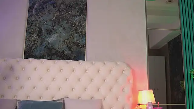 KendraMoon online show from September 8, 2025, 3:33 pm