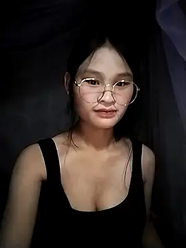 Snapshot of saronla_03 chatting on November 10, 2025, 4:12 pm saronla 03 online show from November 10, 2025, 4:12 pm