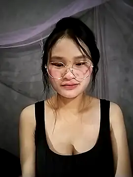 Snapshot of saronla_03 chatting on December 2, 2025, 6:42 pm saronla 03 online show from December 2, 2025, 6:42 pm