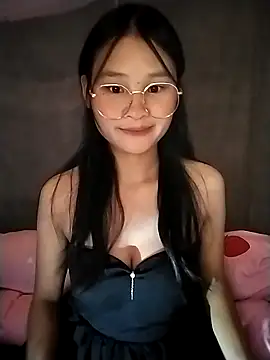 Snapshot of saronla_03 chatting on October 28, 2025, 7:40 am saronla 03 online show from October 28, 2025, 7:40 am