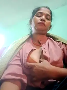 Snapshot of Chandrakanta-Devi chatting on December 20, 2025, 11:13 am Chandrakanta-Devi online show from December 20, 2025, 11:13 am