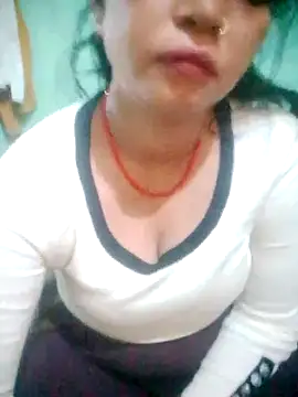 Snapshot of Chandrakanta-Devi chatting on November 4, 2025, 1:42 am Chandrakanta-Devi online show from November 4, 2025, 1:42 am