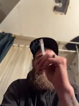 Snapshot of high3ndlowlife chatting on April 20, 2026, 7:48 pm high3ndlowlife online show from April 20, 2026, 7:48 pm