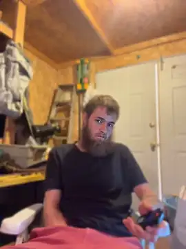 Snapshot of high3ndlowlife chatting on May 14, 2026, 10:40 pm high3ndlowlife online show from May 14, 2026, 10:40 pm