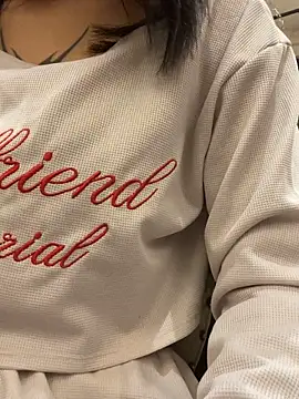   BabyShowPublic   online show from October 13, 2025, 1:02 pm