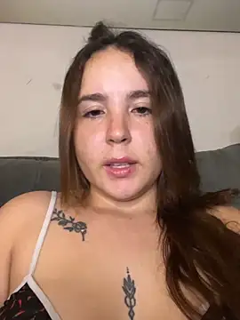 m0ranguinh0s2 online show from May 20, 2026, 2:19 am