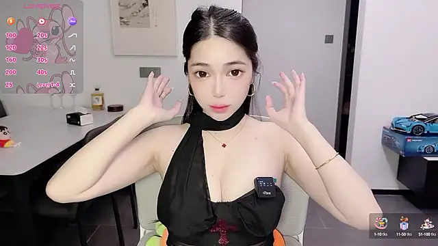 Snapshot of Scarlett-bb chatting on October 7, 2025, 9:05 pm Scarlett-bb online show from October 7, 2025, 9:05 pm