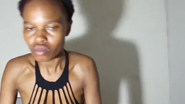 SexyBitchx01 online show from November 25, 2025, 6:08 pm