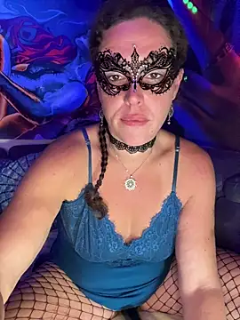 Snapshot of Nadja_Noir chatting on October 14, 2025, 10:38 am Nadja Noir online show from October 14, 2025, 10:38 am