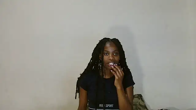 Snapshot of DarkChocox01 chatting on September 24, 2025, 8:04 pm DarkChocox01 online show from September 24, 2025, 8:04 pm