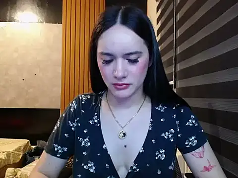 Yhanbeaufort18 online show from September 24, 2025, 10:33 am