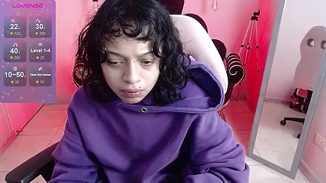 Snapshot of LadyWawy chatting on September 19, 2025, 1:26 pm LadyWawy online show from September 19, 2025, 1:26 pm