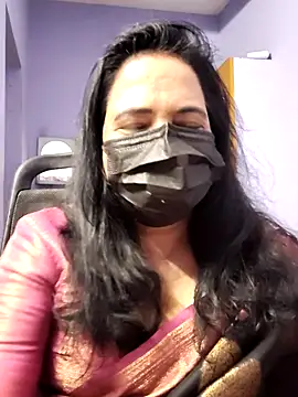 mallu-lover online show from October 29, 2025, 1:21 pm