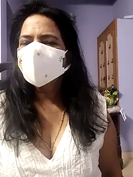 mallu-lover online show from November 16, 2025, 2:27 am