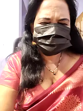 mallu-lover online show from October 14, 2025, 12:44 am