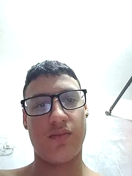 Snapshot of NoahLux chatting on September 8, 2025, 6:07 pm NoahLux online show from September 8, 2025, 6:07 pm