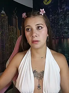Snapshot of CharlotteSex_ chatting on June 18, 2026, 8:24 am CharlotteSex online show from June 18, 2026, 8:24 am