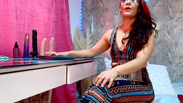 miss rouss22  online show from May 28, 2026, 3:07 pm