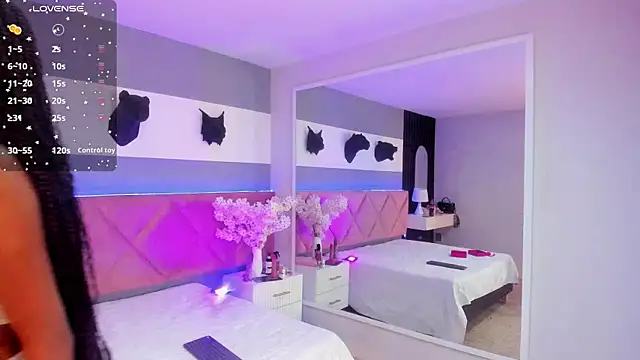 amy miller1 online show from September 30, 2025, 8:37 pm