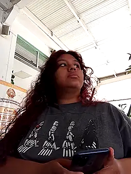 Snapshot of CloeStron chatting on November 20, 2025, 3:34 pm CloeStron online show from November 20, 2025, 3:34 pm