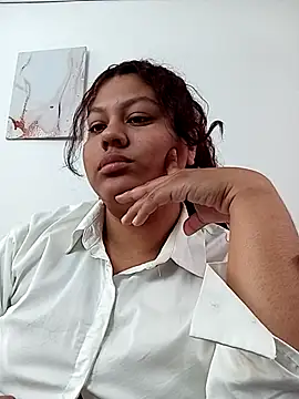 Snapshot of CloeStron chatting on November 18, 2025, 2:53 pm CloeStron online show from November 18, 2025, 2:53 pm