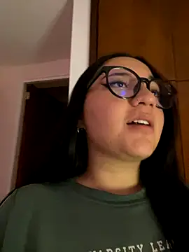 Snapshot of sara_roy04_ chatting on September 12, 2025, 3:28 am sara roy04  online show from September 12, 2025, 3:28 am