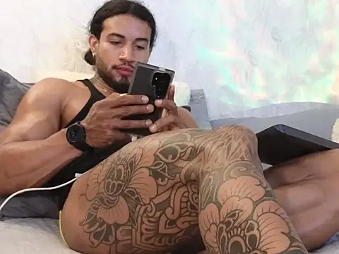 Snapshot of Osher_Cox chatting on February 3, 2026, 2:32 am Osher Cox online show from February 3, 2026, 2:32 am