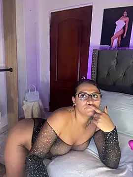 Snapshot of ema_zoe chatting on May 5, 2026, 12:24 am ema zoe online show from May 5, 2026, 12:24 am