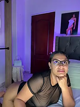 Snapshot of ema_zoe chatting on April 17, 2026, 12:02 am ema zoe online show from April 17, 2026, 12:02 am